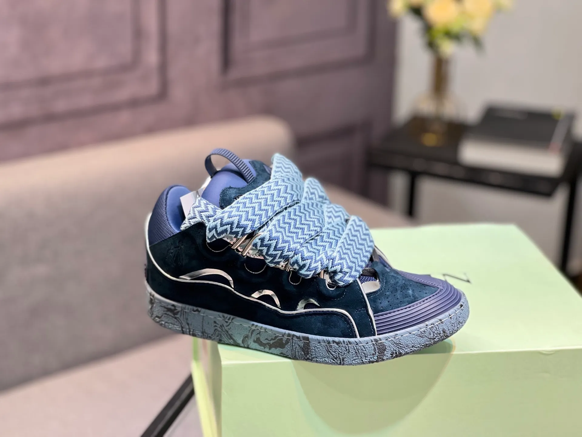 Men's men's shoes💰780 [LANVIN] Latest lace-up fashionable casual sneakers for couples High-quality CLAY couple series‼ ️ The latest trendy products of the season 🌈Many bloggers have planted grass and purchased the original open-mold customization. The upper and outsole are sewn with mark threads without edge sealing. Multiple material splicing combination design. Very versatile for fashionable and casual wear. Comfortable on the feet. Recommended for self-retention (upper cowhide + cow suede + breathable mesh) inner foot pad cowhide exclusive original open-mold clear logo rubber outsole ⚠️36-44 yards (45 custom-made)